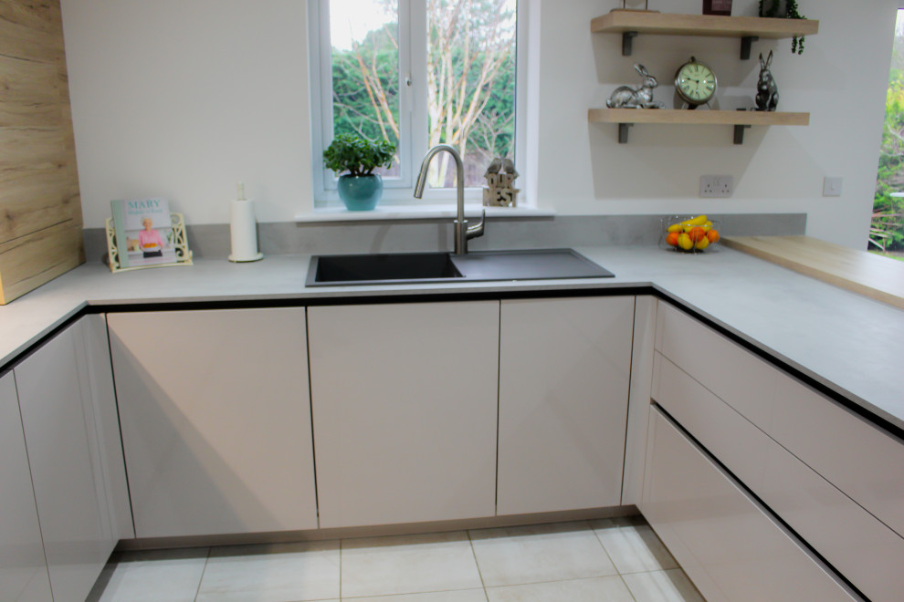 Focus Ultra High Gloss Sand with Sanremo Accent