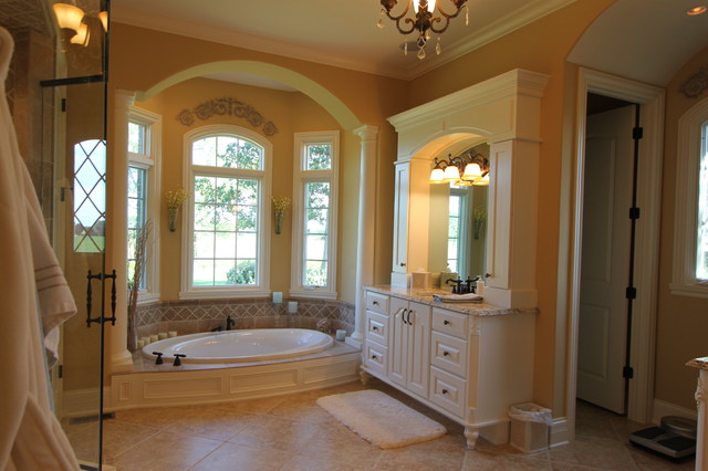 Kitchen & Bath Ideas klassisch-badezimmer