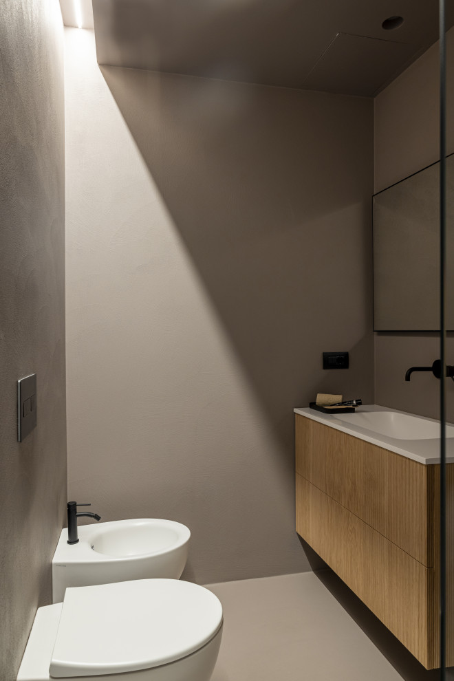 Contemporary bathroom in Milan.