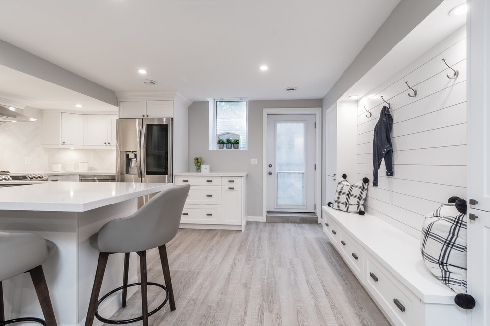 Example of a transitional basement design in Toronto