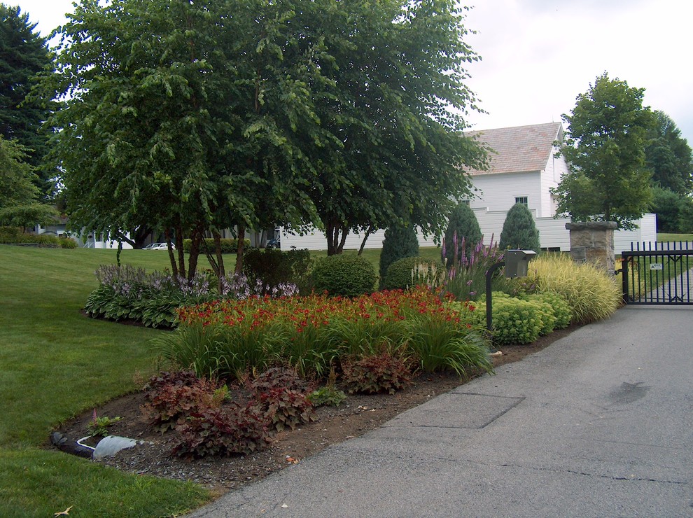Planting Traditional Landscape New York by New Dimensions Outdoor Services