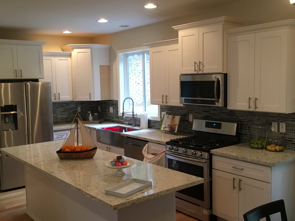 Kitchen - kitchen idea in Seattle