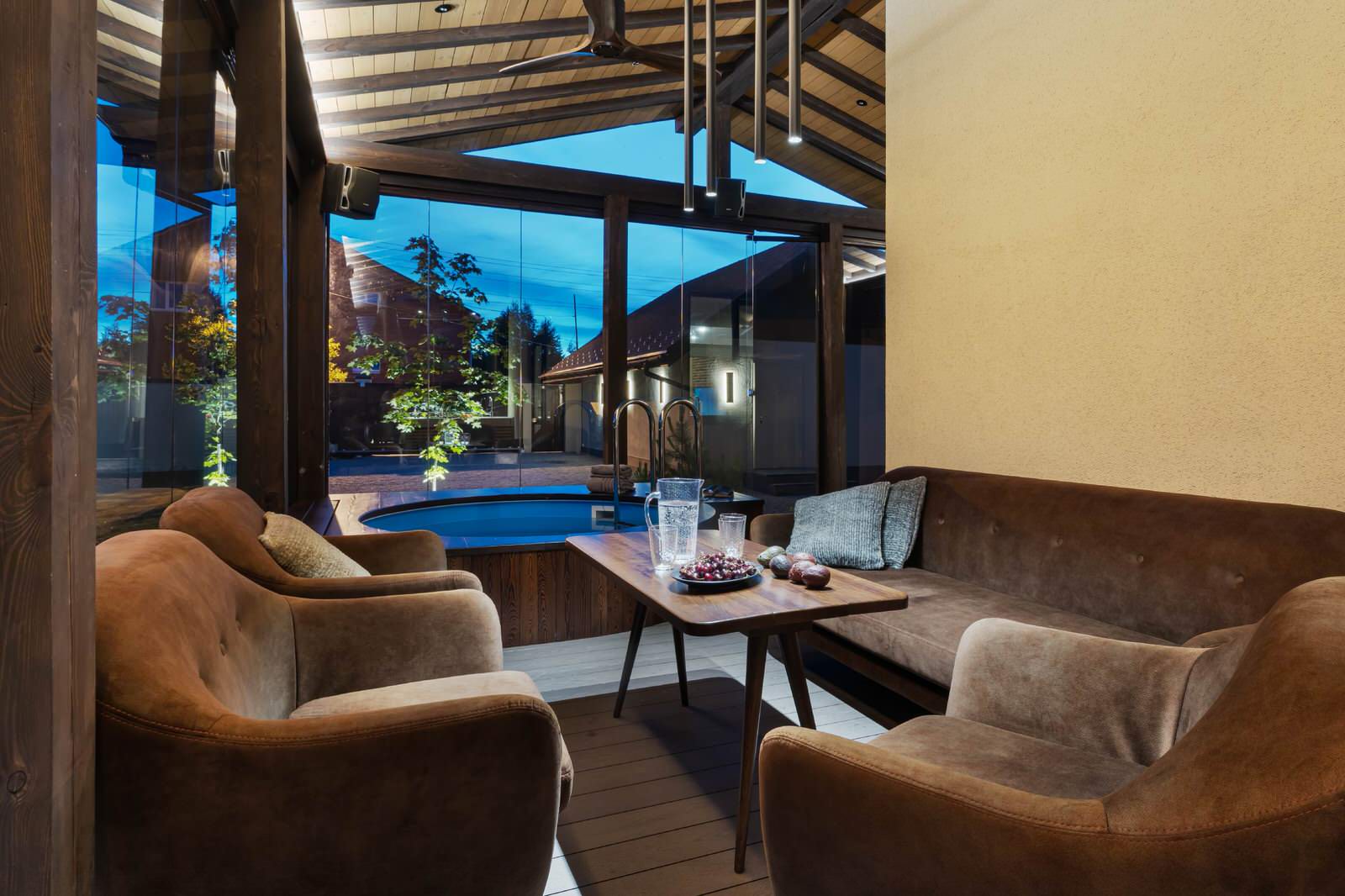 Остекленная терраса ЕЩЕ НЕМНОГО ЛЕТА