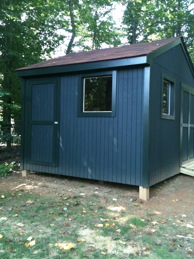 Photo of a mid-sized traditional detached shed and granny flat in DC Metro.