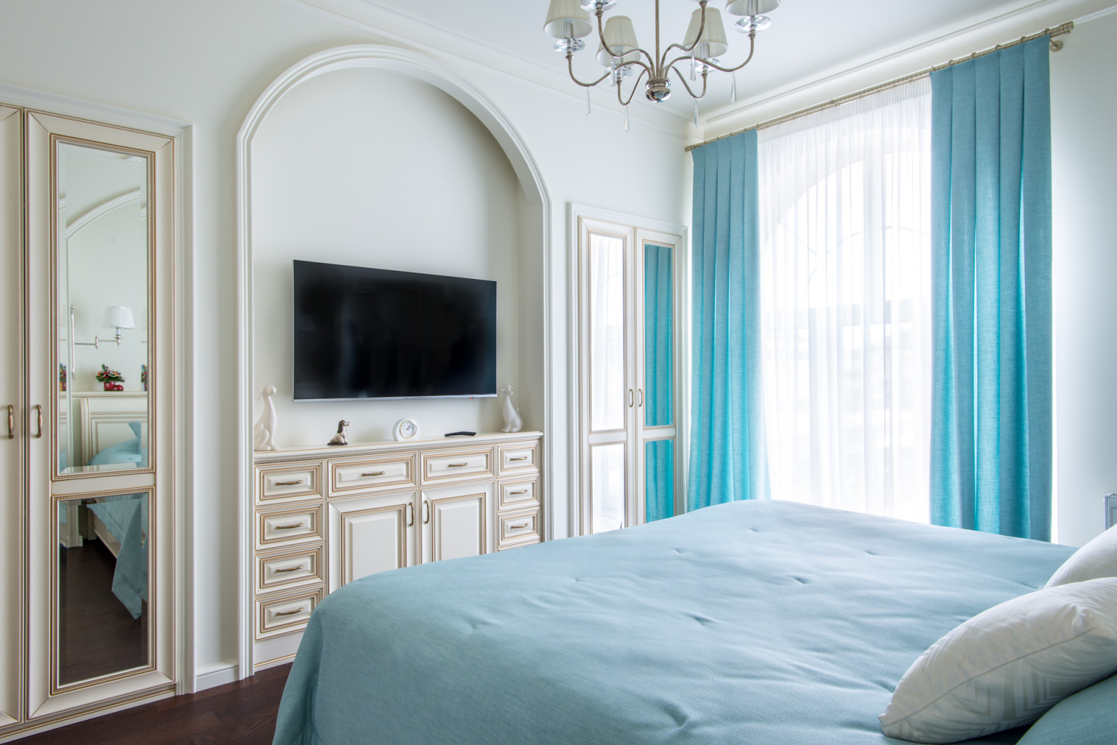 Дом в посёлке Ново-Луговая, дизайнер Аждар Атакишиев