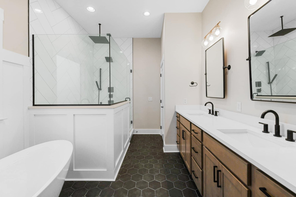 Large traditional bathroom in Seattle.