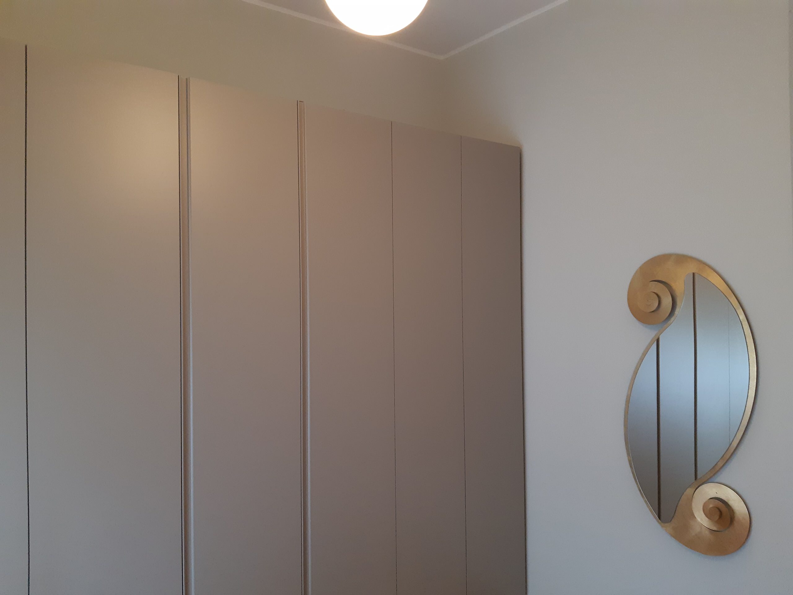 VIA PACINI | Armadio beige