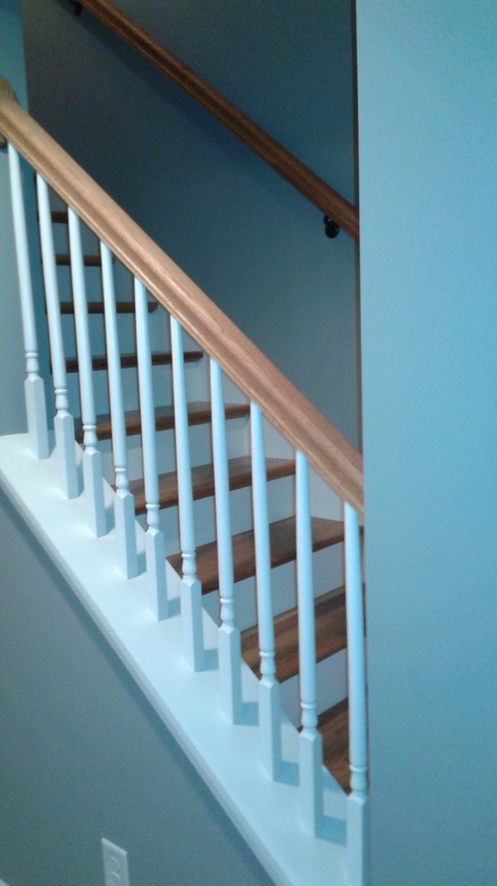 This is an example of a traditional staircase in Atlanta.