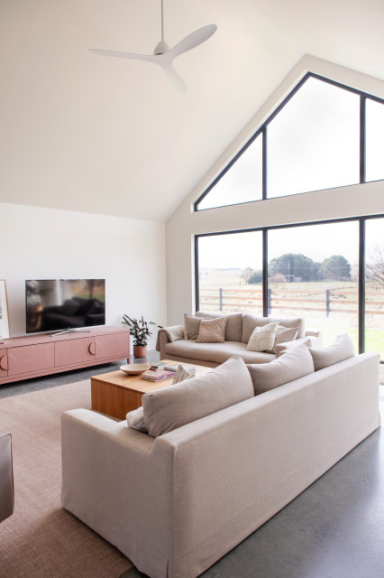 Braidwood Country House country-living-room