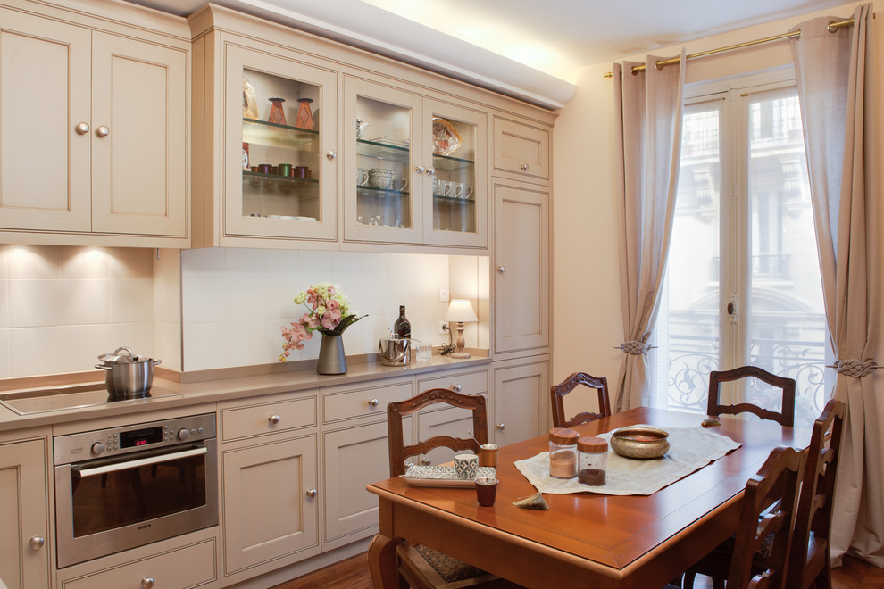 Design ideas for a traditional kitchen in Bordeaux.