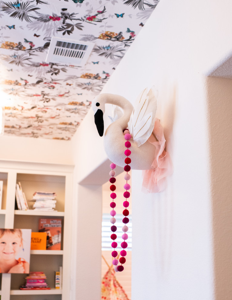 Idée de décoration pour une chambre d'enfant tradition.