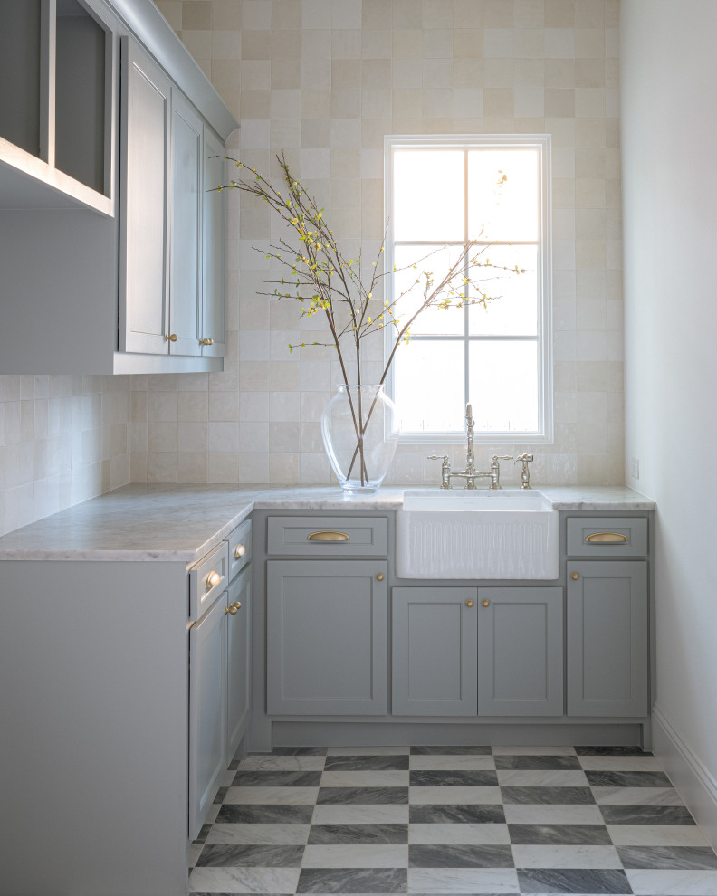 Example of a laundry room design in Dallas