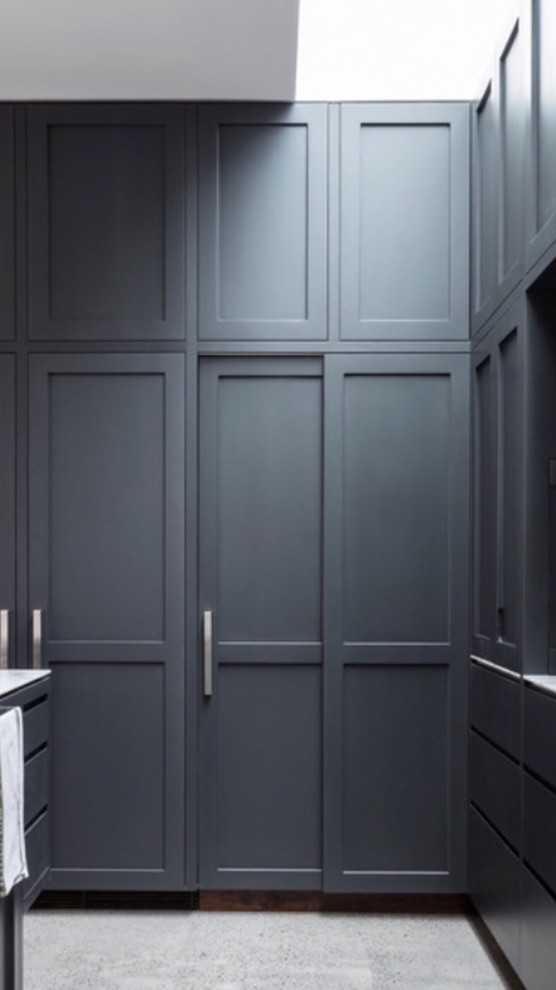F&B black blue vs off black kitchen units | Houzz UK