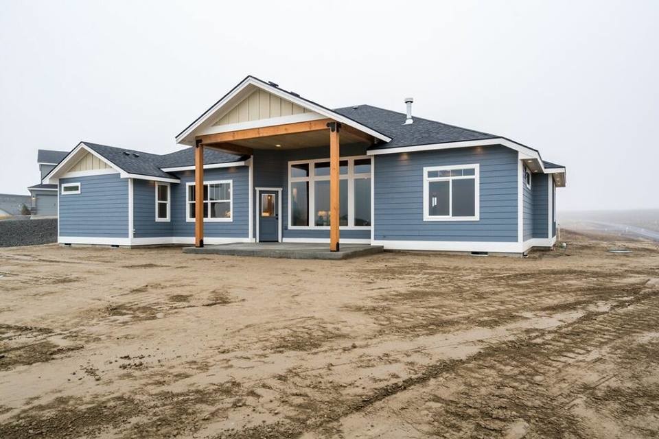 Inspiration for a transitional home design remodel in Seattle