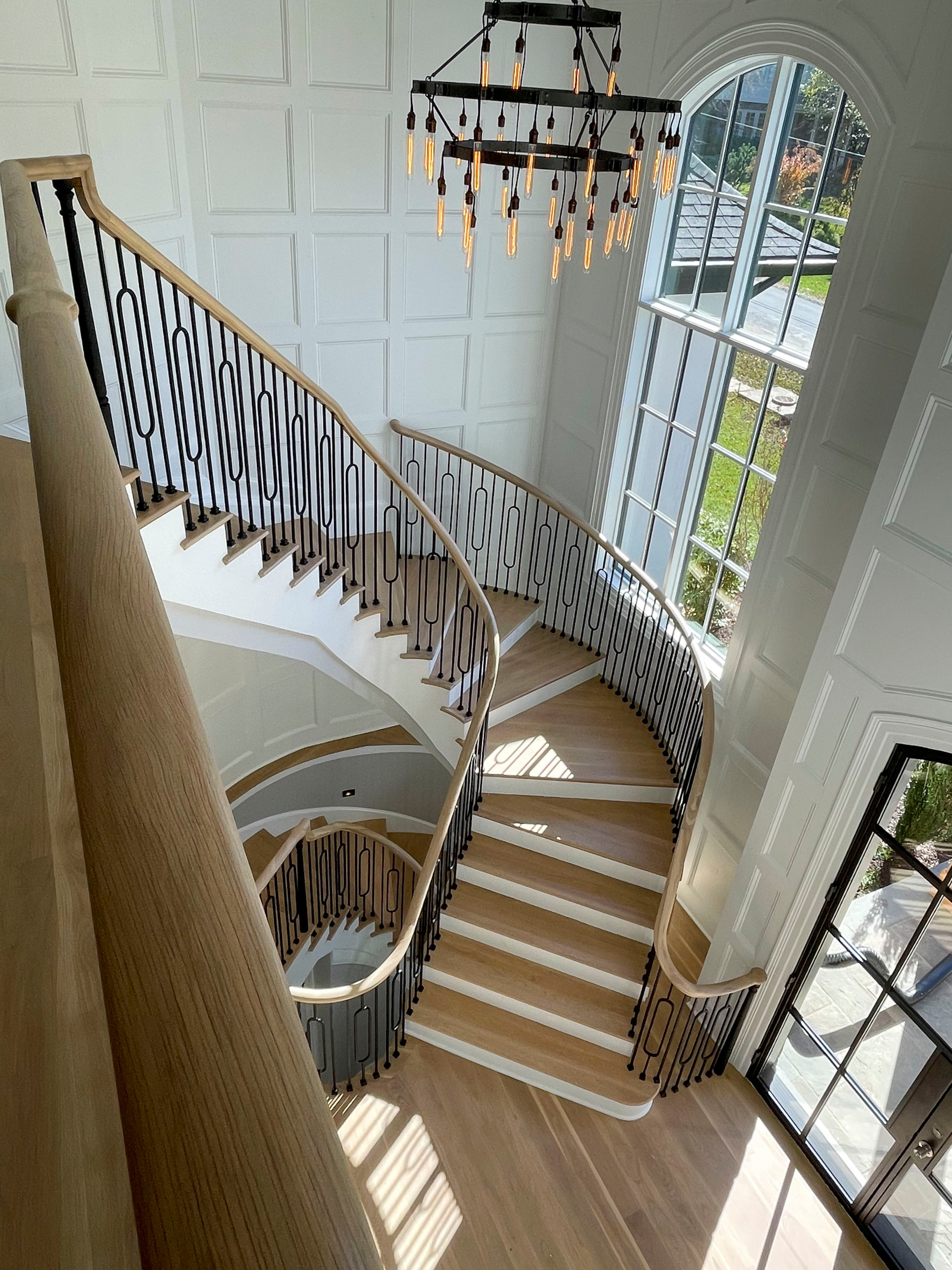 95_Remarkable and elegant floating elliptical staircase, McLean, VA 22101