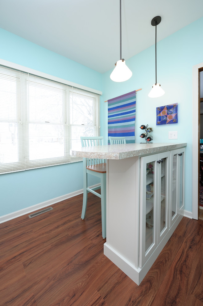 Kitchen - traditional kitchen idea in Grand Rapids