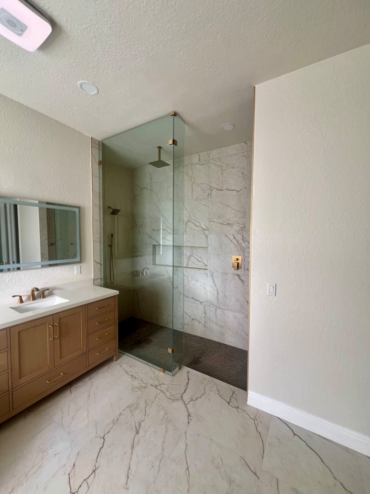 Timeless Elegance Bath in Fish Hawk