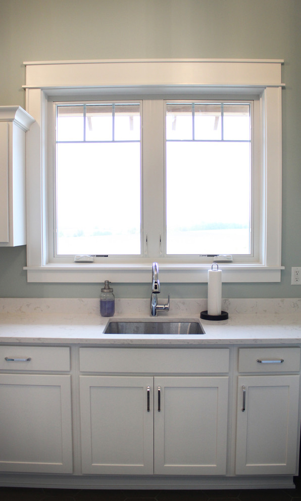 Laundry room - transitional laundry room idea