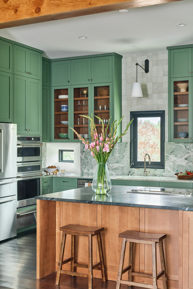 Kitchen - transitional kitchen idea in Austin