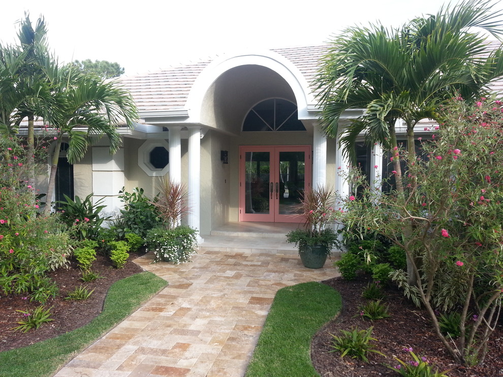 This is an example of a tropical entryway in Miami.