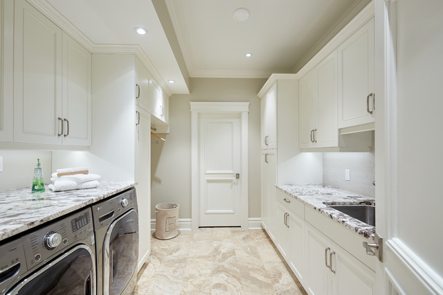 Transitional Build classique-chic-buanderie