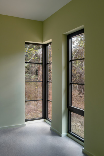 Lantern House moderno-camera-da-letto