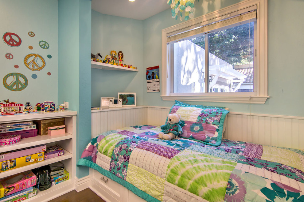 Photo of a transitional kids' room in San Francisco.