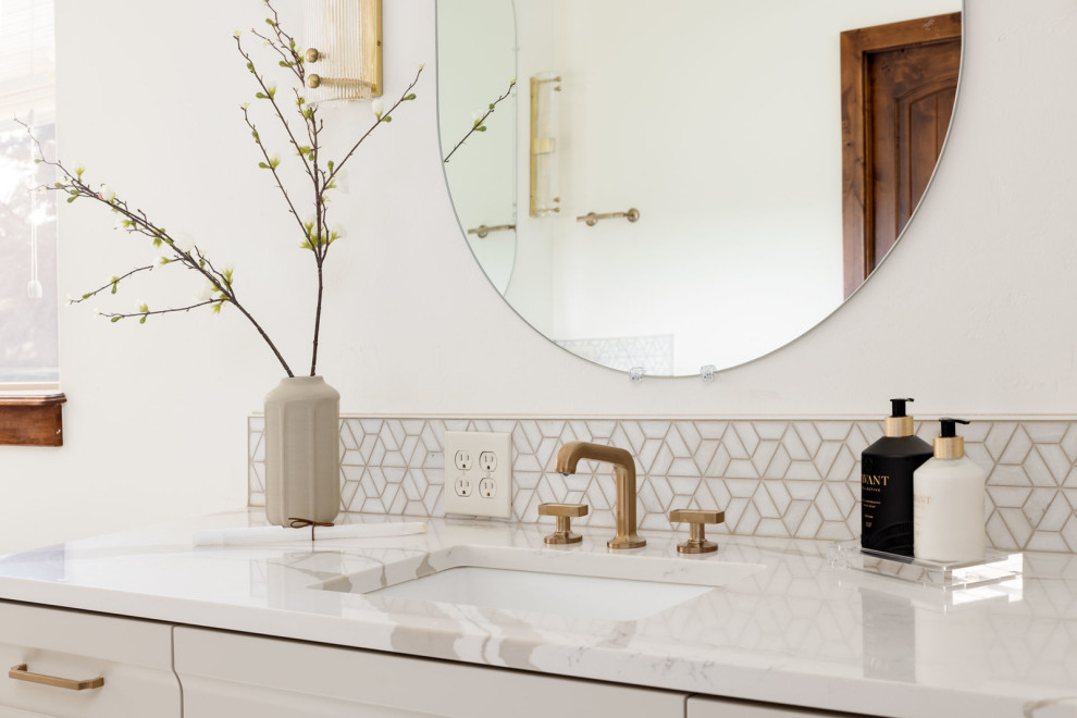 Transitional home design photo in Denver