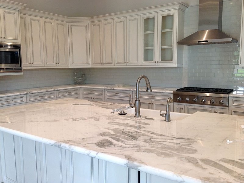 Kitchen - transitional kitchen idea in Phoenix