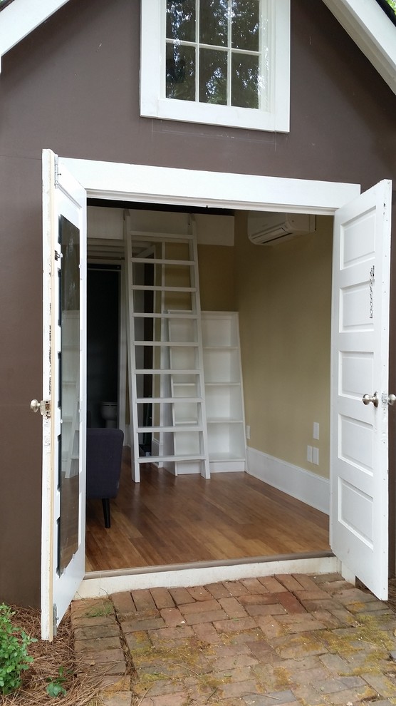 Small transitional detached studio / workshop shed photo