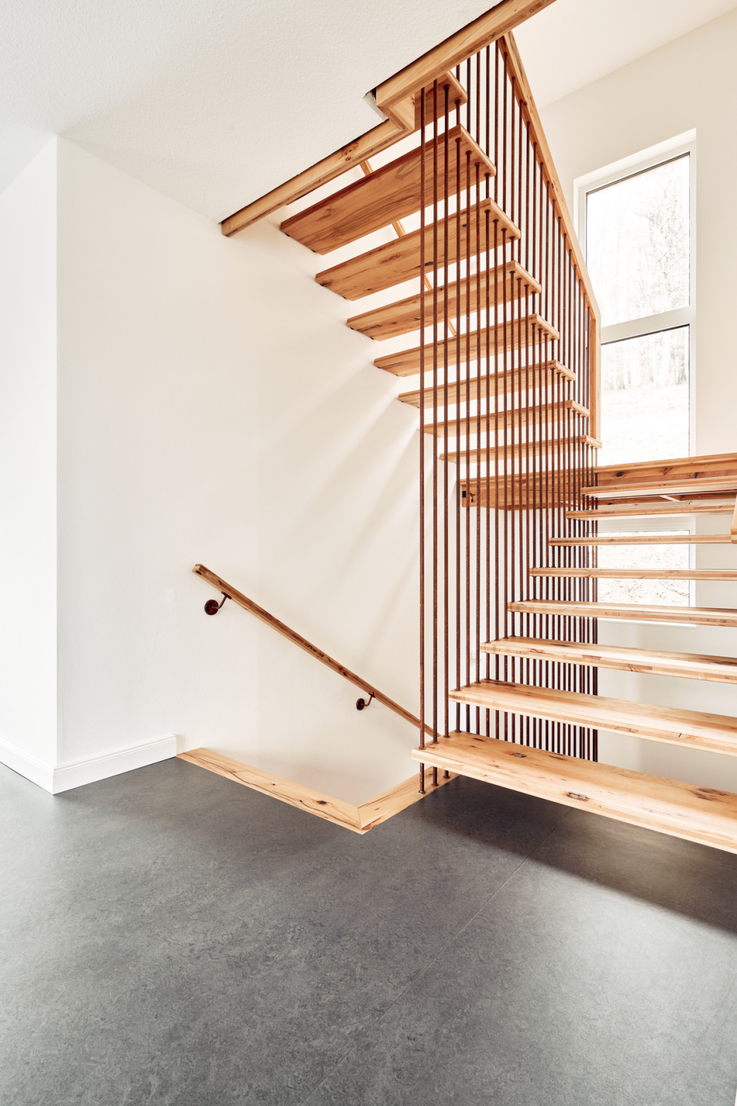 Консольная лестница из бука