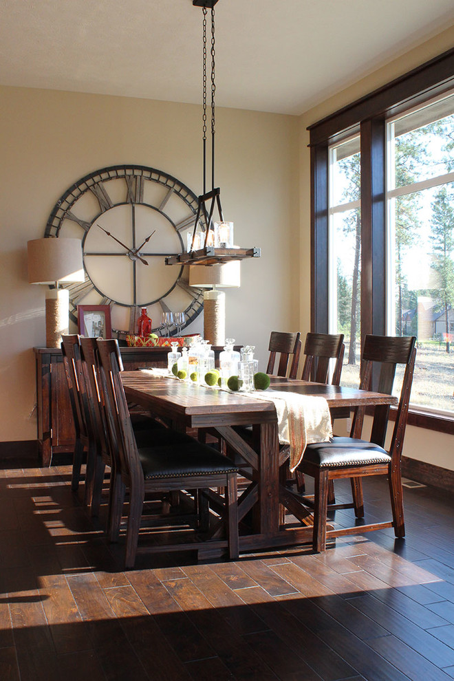 Dining room - dining room idea in Seattle