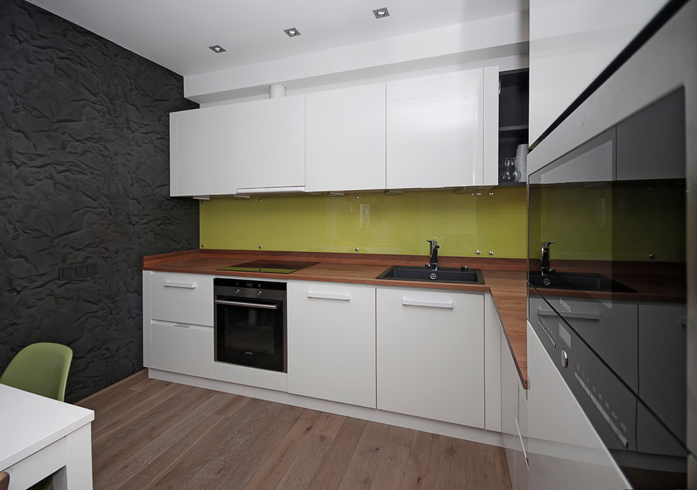 Кухня с тиковой столешницей