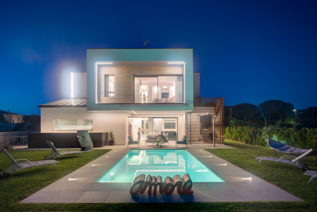 Villa in Romagna contemporary-exterior