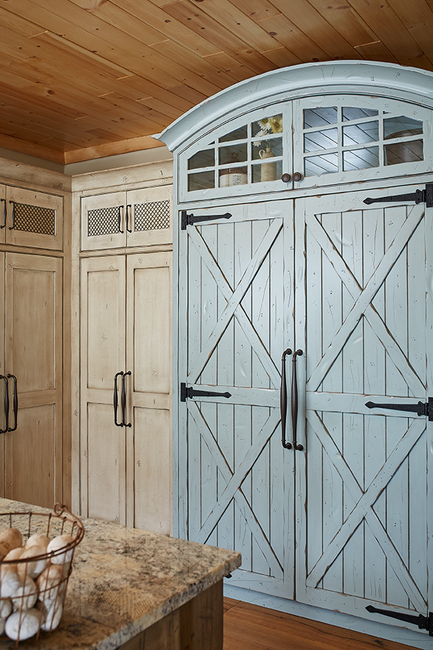 Home design - rustic home design idea in Other