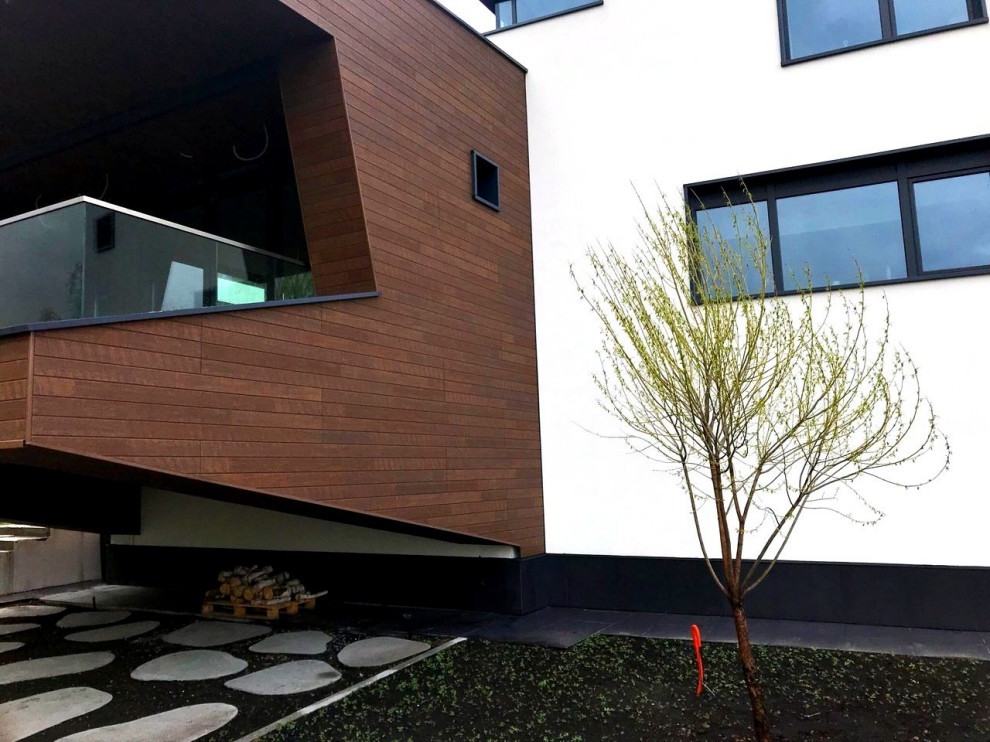 Дом у озера (Цимлянское)