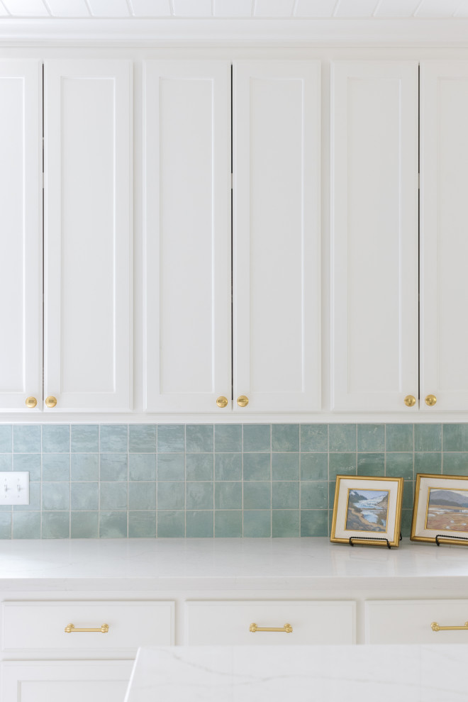 Kitchen - transitional kitchen idea in Austin