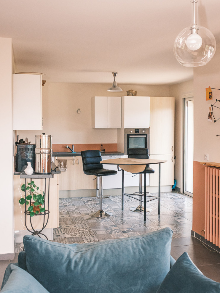 Transformation d’une pièce de vie à Bellecombe-en-Bauges – Harmonie, lumière et