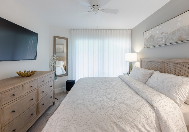 Master Bedroom modern-schlafzimmer