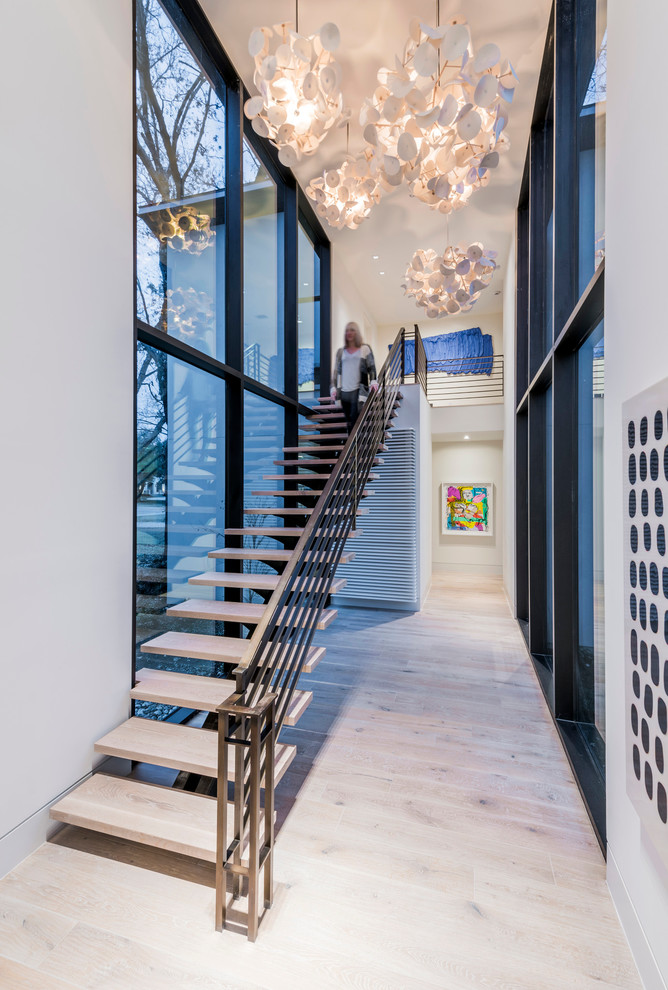 Design ideas for a contemporary home in Dallas.