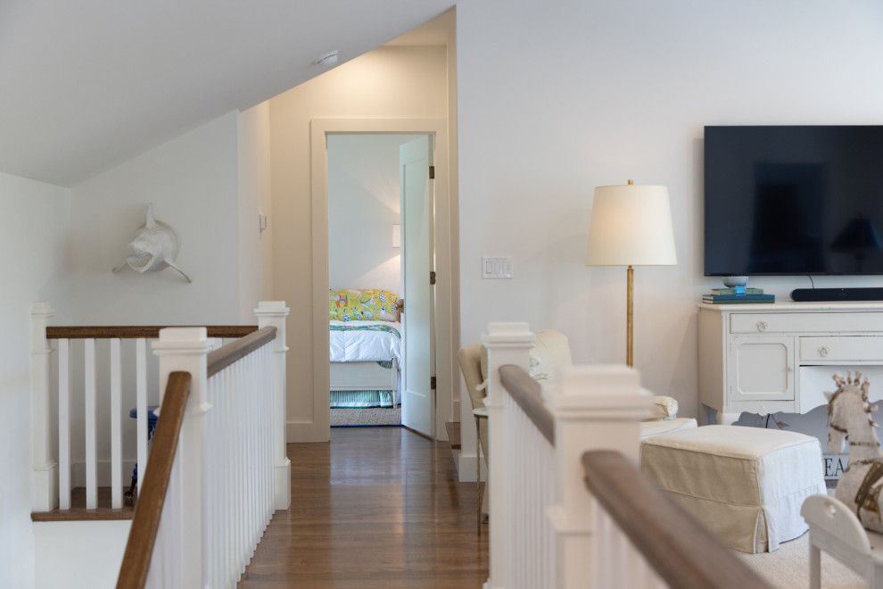 Hallway - transitional hallway idea