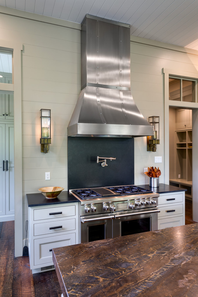 Kitchen - transitional kitchen idea