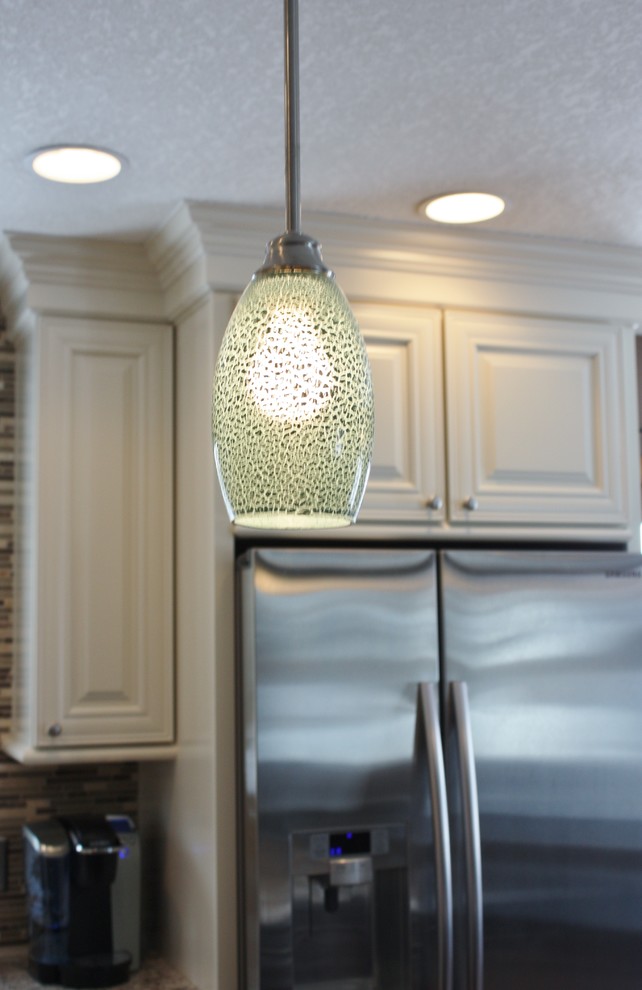 Home design - transitional home design idea in Minneapolis