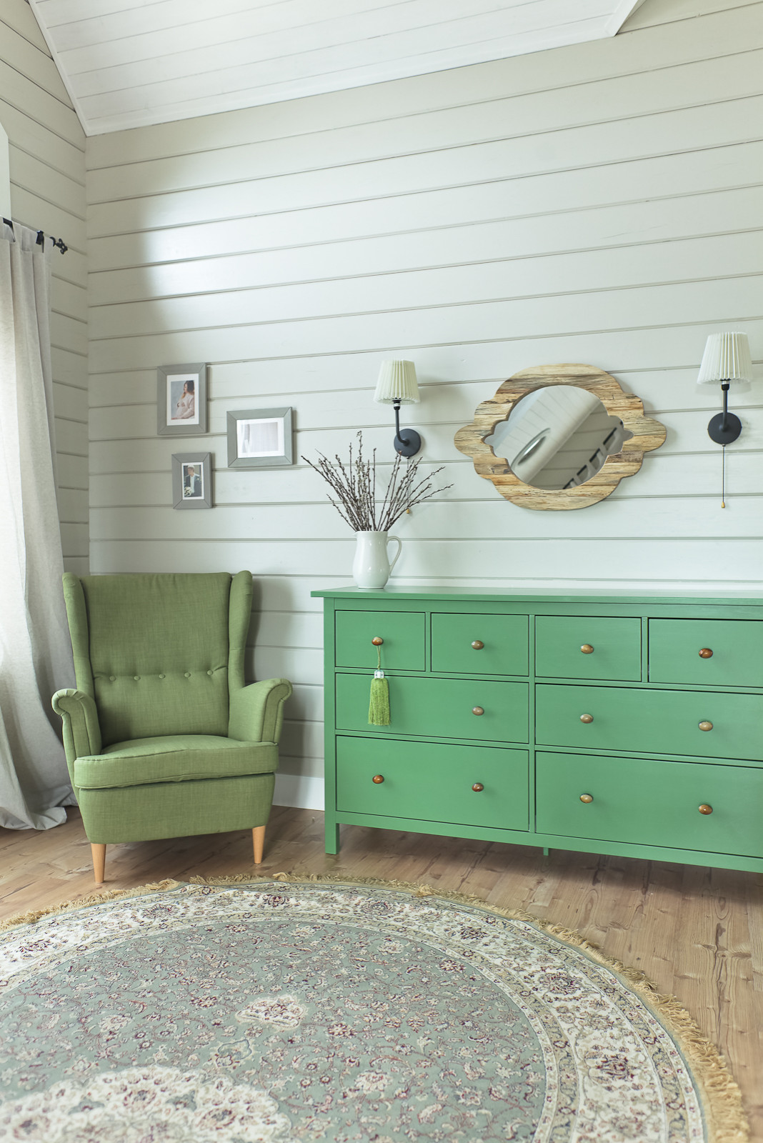 Деревянный гостевой дом в скандинавском стиле с винтажными деталями