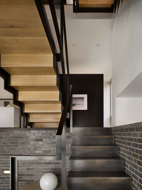Split Level House modern-trappa