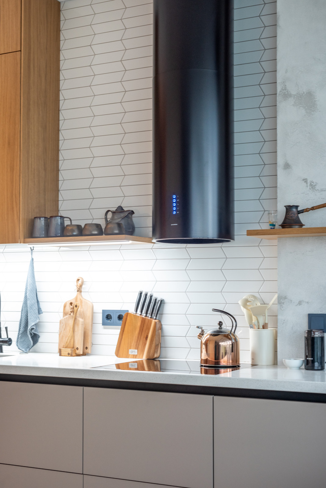 Кухня комбинированная со шпоном