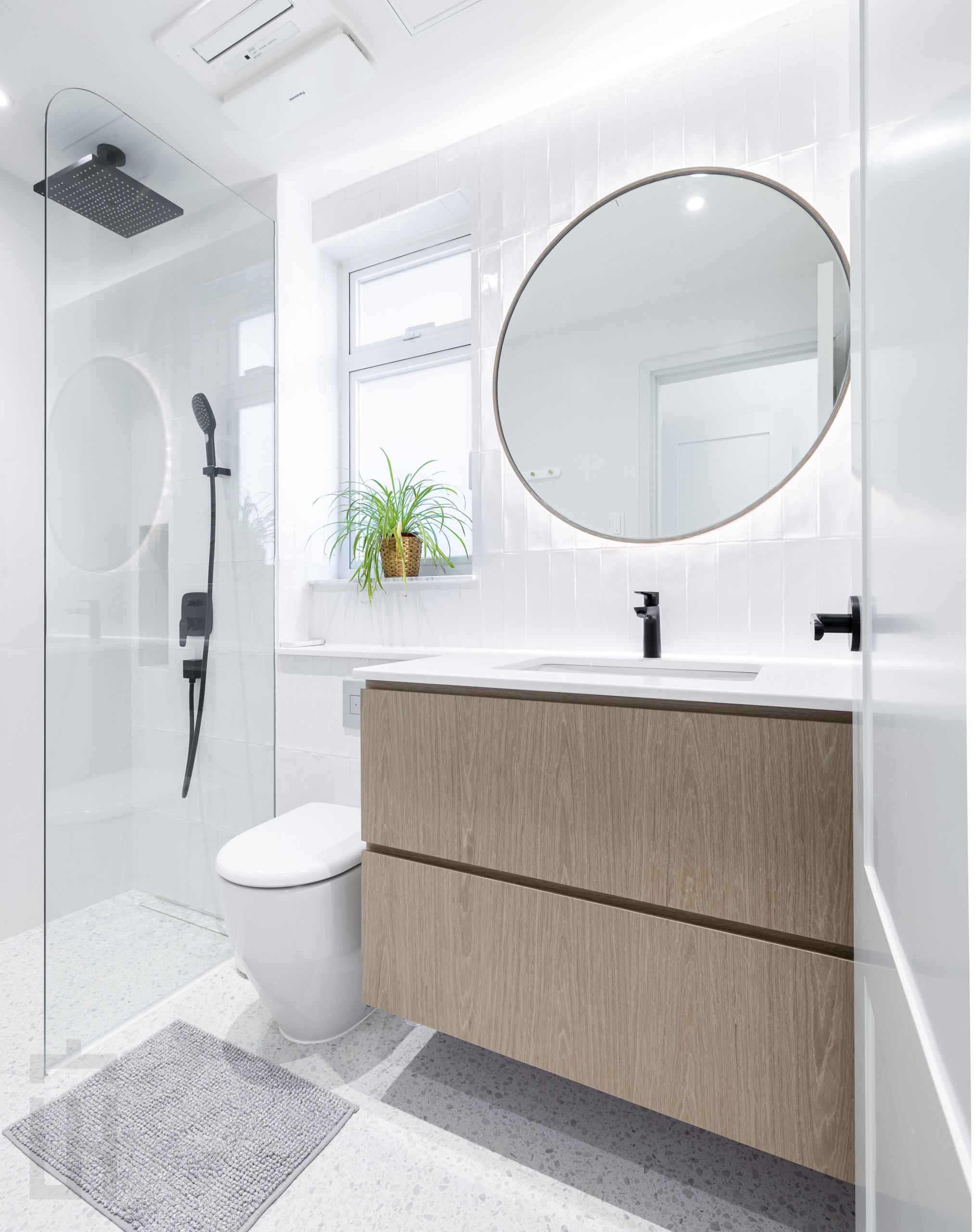 A clear space based on white