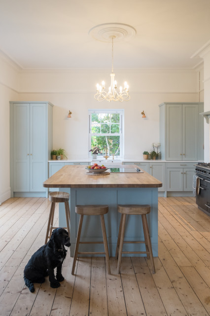 clive 1 traditional-kitchen