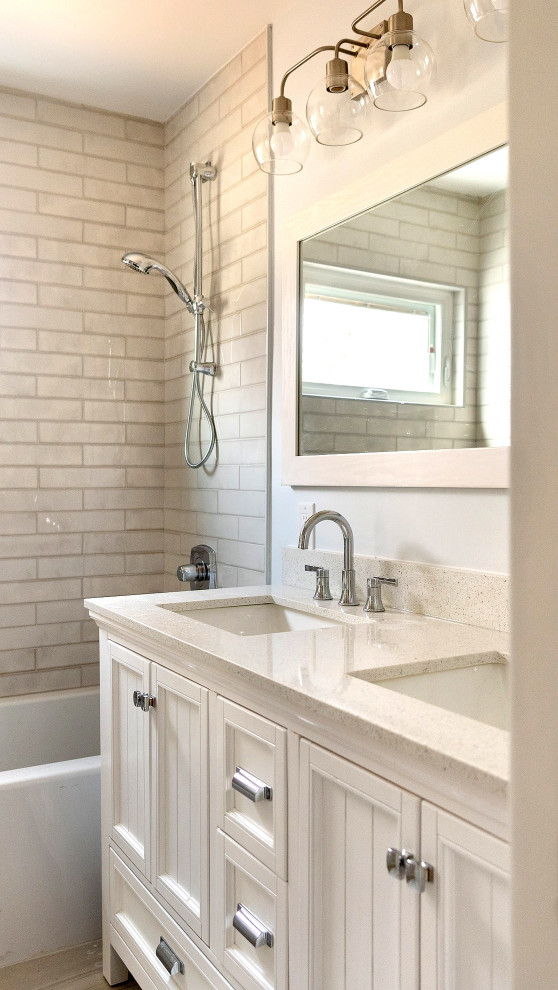 White Vanity Bath with Tiled Tub Alcove