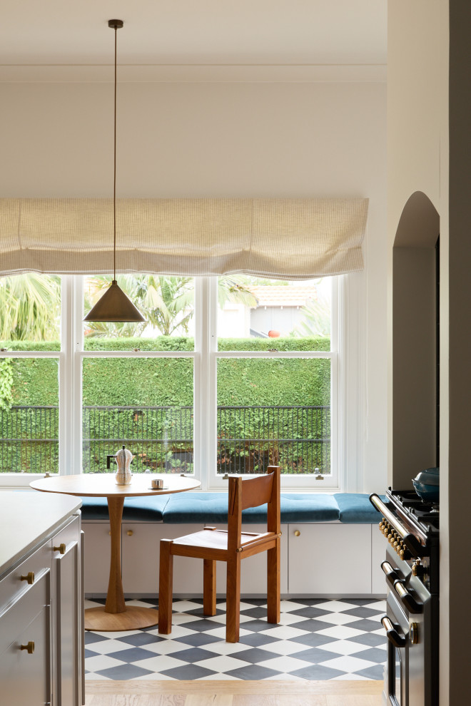 Inspiration for a transitional kitchen in Sydney.